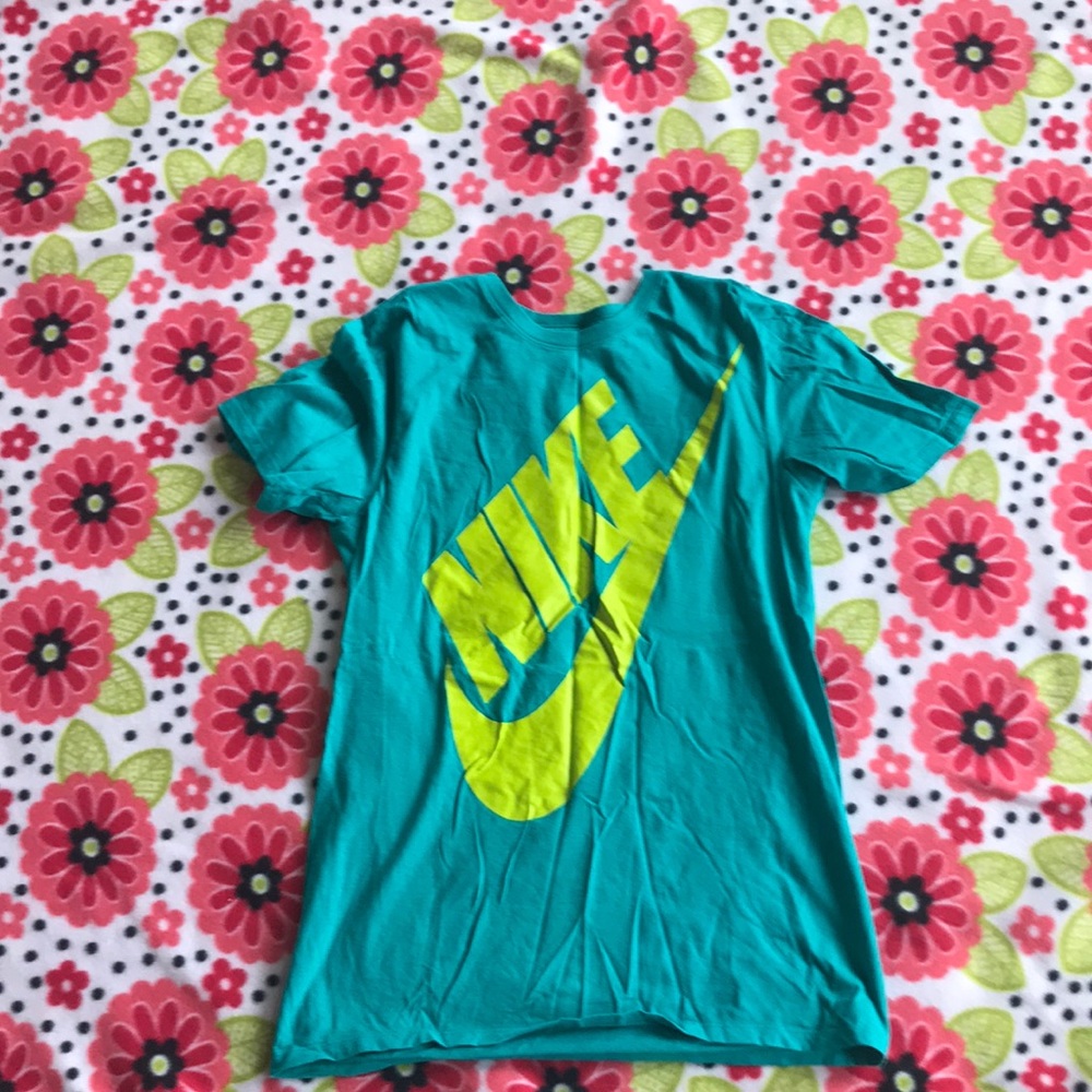 Nike t shirt